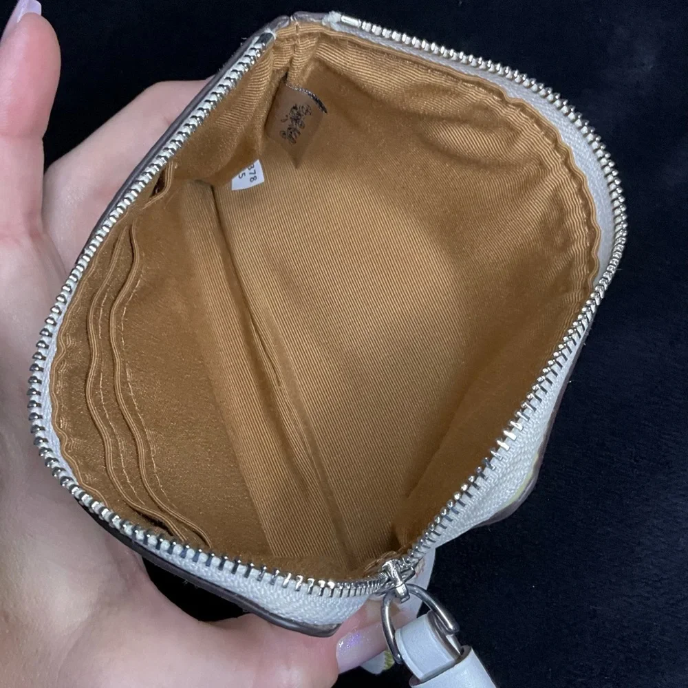 Coach Cream Wristlet with Tropical Design - Picture 3 of 5